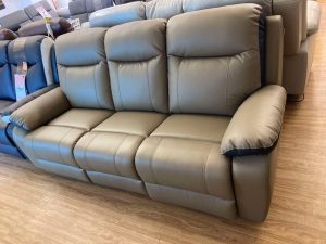【帯広店】現品限り！３人掛け電動ソファー