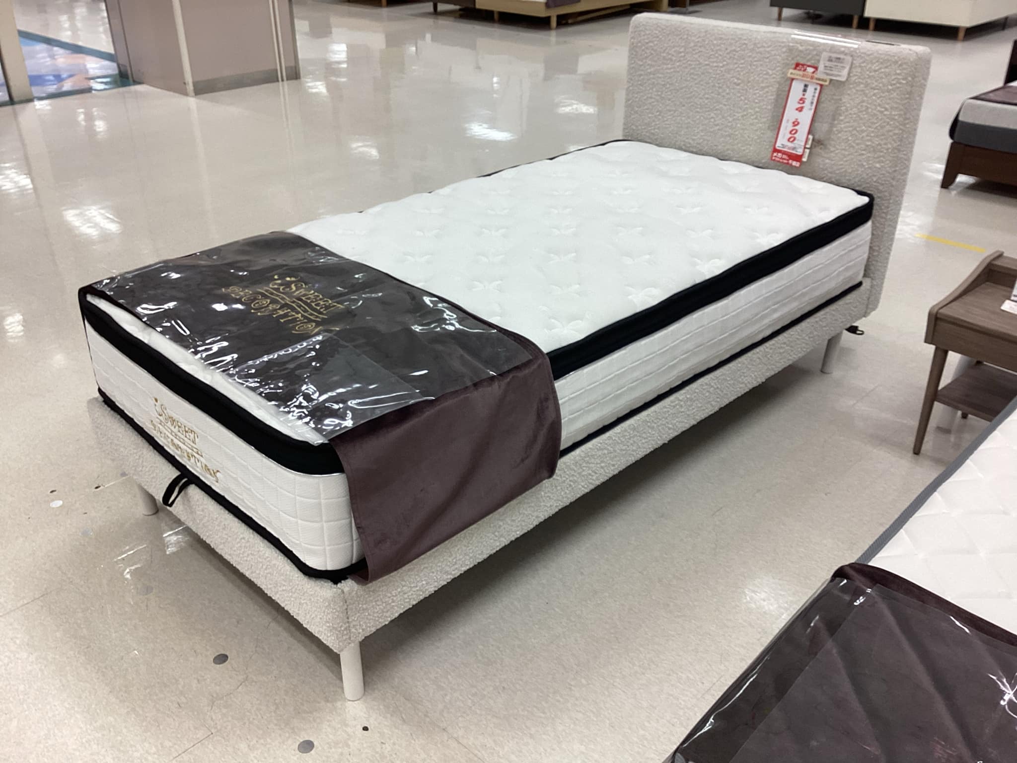 【千歳店現品限り】もこもこファブリックシングルベッド