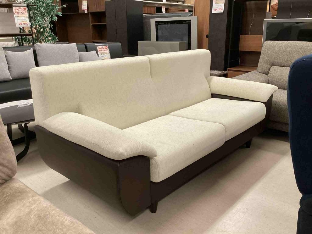 【西岡店　展示現品】3人掛け布張りソファ　ｳｨﾝ-ｃ